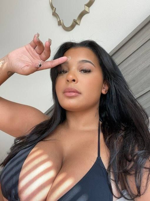 NO PAYMENT REQUIRED- SEXY SINGLE MOM FOR MEET AND FUCK AS LONG AS YOU KNOW HOW TO USE YOUR DIVK 🍑🍑💦💦 - Image 3